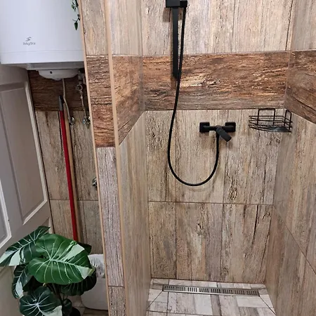 Maja Vendeghaz Dunaalmás