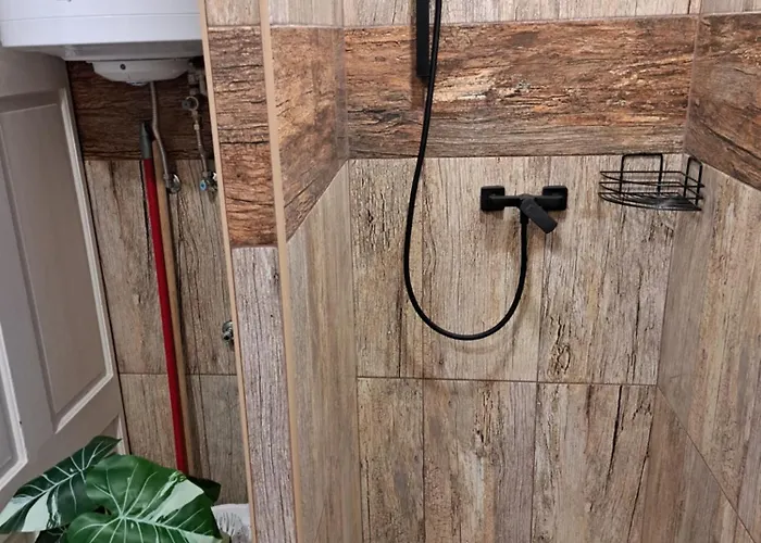 Maja Vendeghaz Dunaalmás